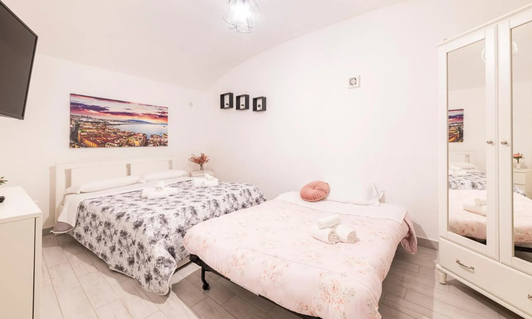 Rita'S House By Domusextra Apartment Naples