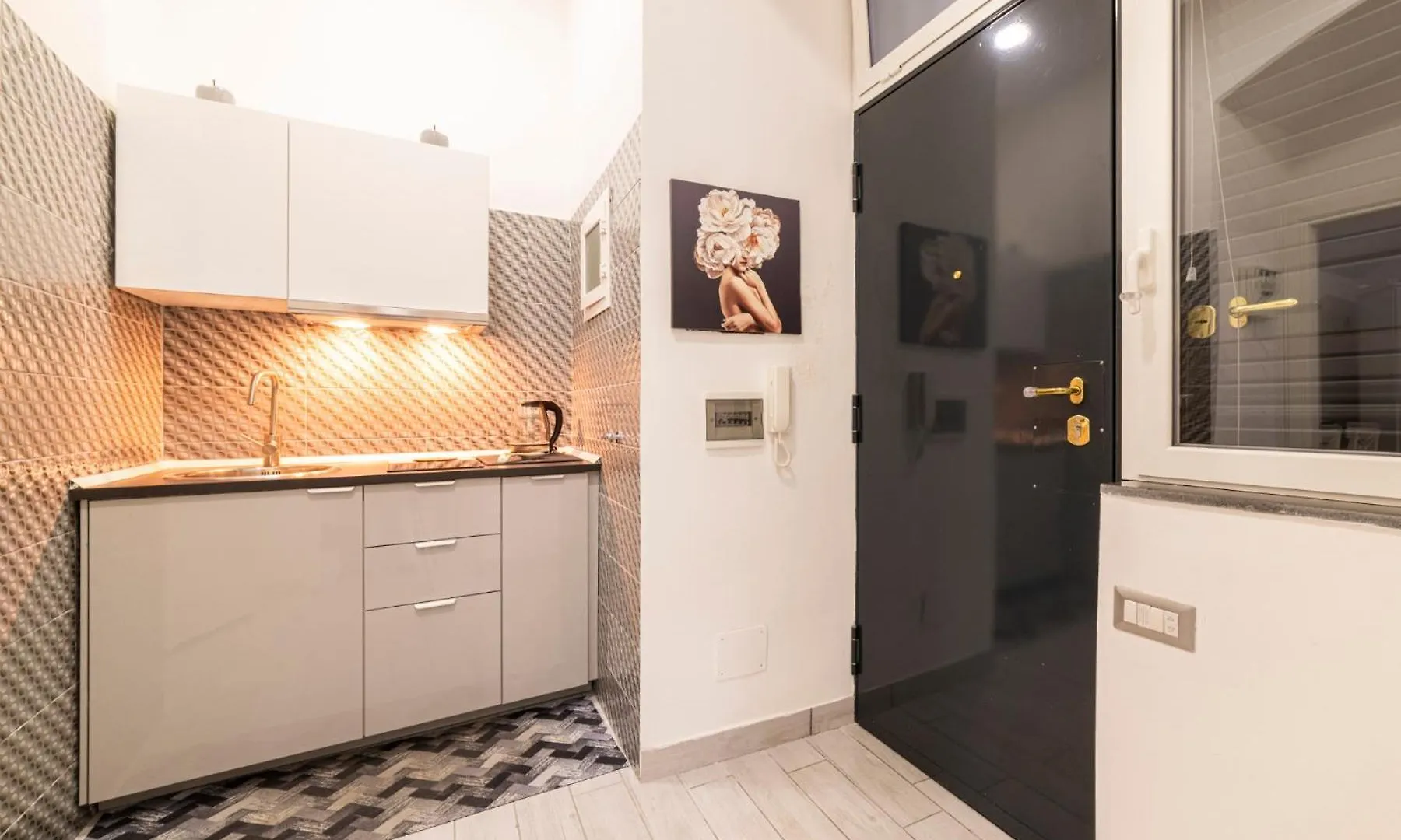 Rita'S House By Domusextra Apartment Naples
